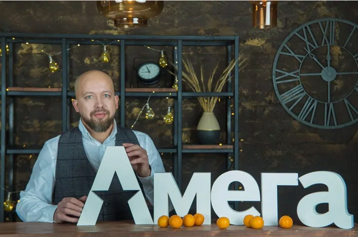 Как техподдержка АМЕГА помогает дилерам остеклять сложные объекты